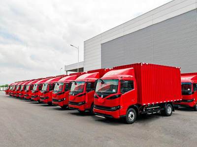 首批輕卡運(yùn)力交付啟程,綠色城運(yùn)正式開啟北京運(yùn)力服務(wù)網(wǎng)絡(luò)!